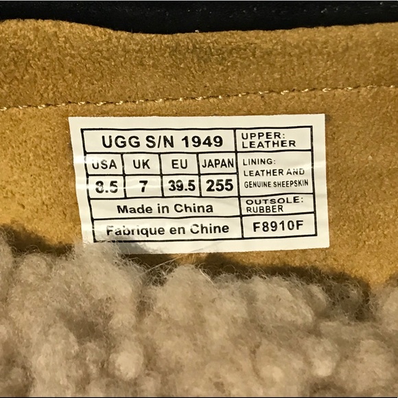 🎉Sale🎉Ugg women’s black suede fringe moccasins - Picture 9 of 13